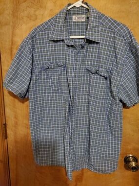 #681 Mens shirt